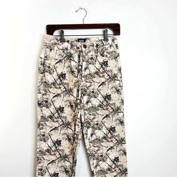 BDG Urban Outfitters slim straight high rise pine cone camouflage jeans 27 - Picture 7 of 13